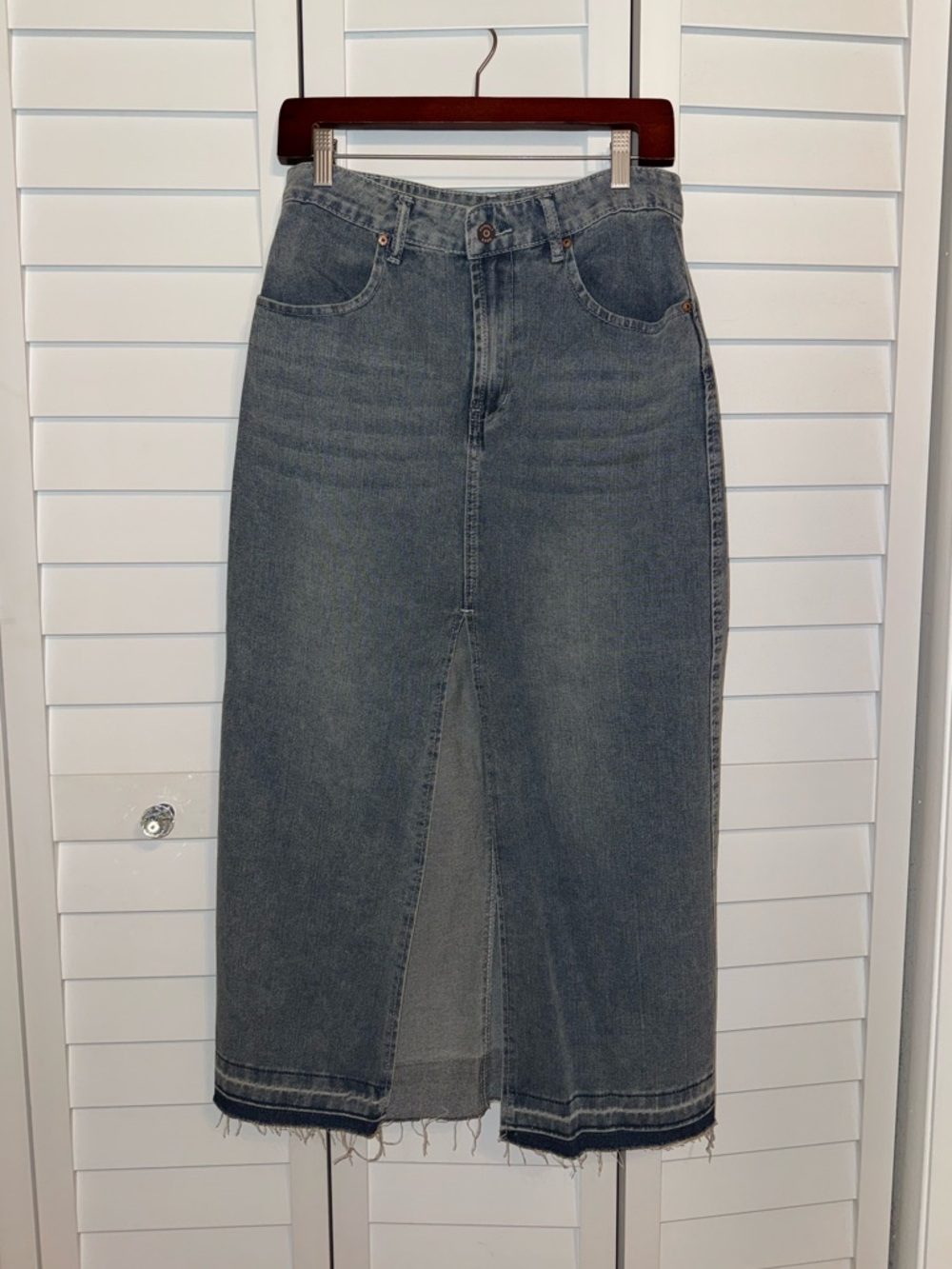 Classic Straight-Leg Denim Skirt in Washed Blue